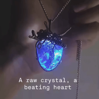 Luminous Heart Pendant Necklace – Glow in the Dark